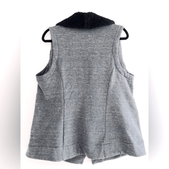 Athleta sherpa lined open vest size L - Picture 2 of 6
